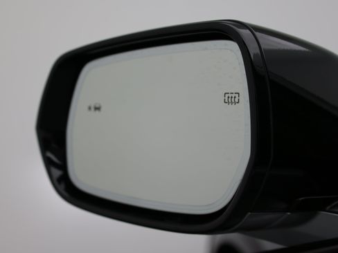 Used 2024 Cadillac Lyriq Luxury RWD image 14