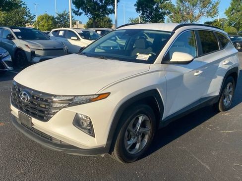 Used 2024 Hyundai Tucson SEL FWD image 2