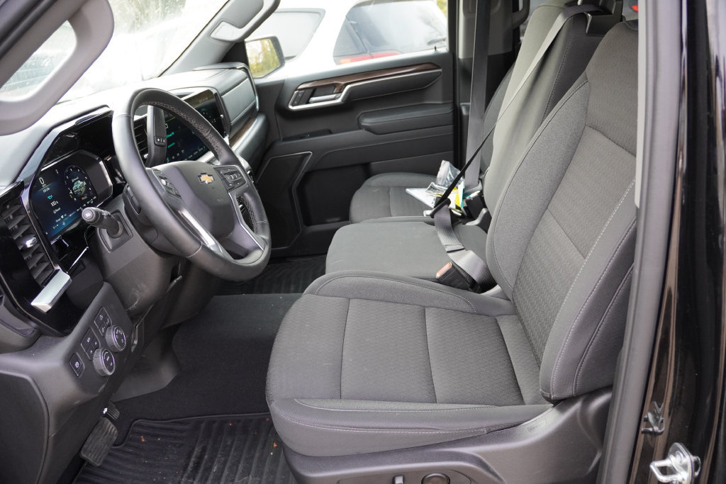 Certified 2026 Chevrolet Silverado 1500 LT AWD/4WD image 4