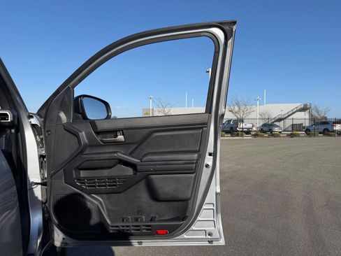 Used 2024 Toyota Tacoma TRD Off-Road image 15