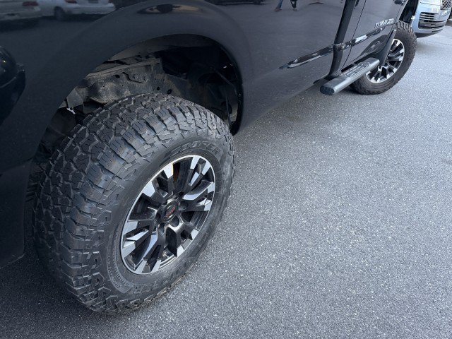 Used 2017 Nissan Titan SV AWD/4WD image 21