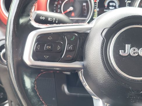 Used 2022 Jeep Wrangler Unlimited Rubicon w/ Cold Weather Group AWD/4WD image 14