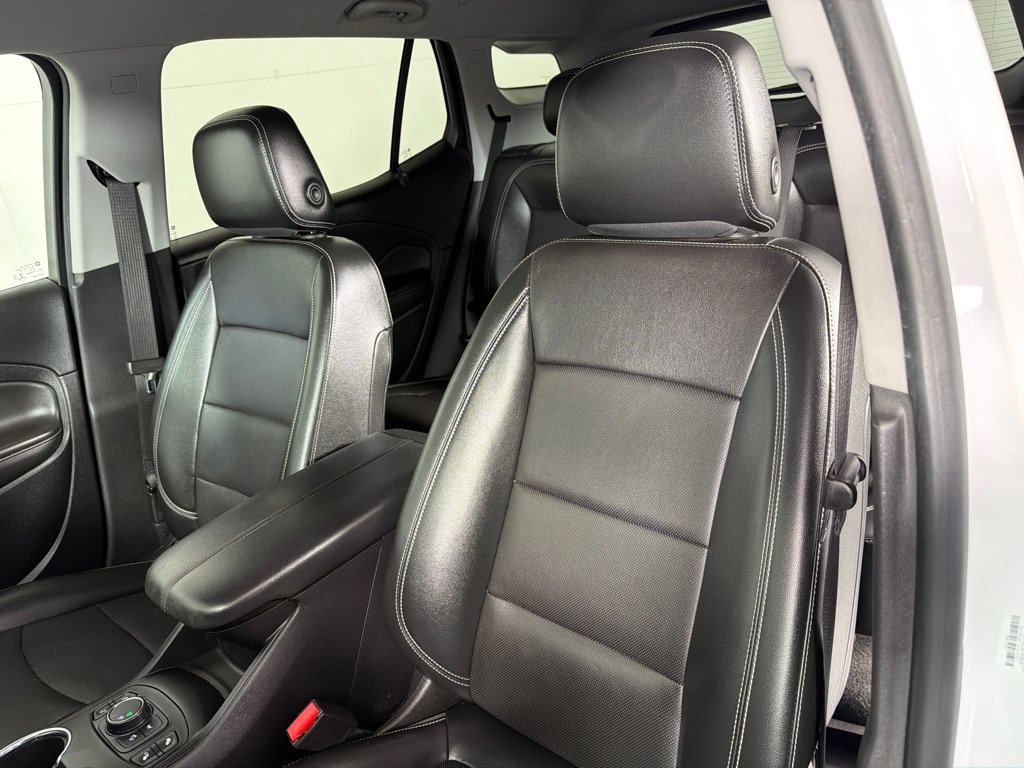Used 2022 GMC Terrain SLT w/ LPO, Floor Liner Package FWD image 11