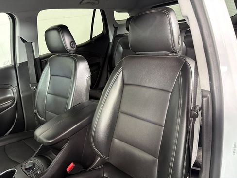 Used 2022 GMC Terrain SLT w/ LPO, Floor Liner Package FWD image 11