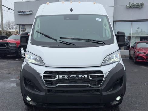Used 2025 RAM ProMaster 3500 w/ Quick Order Package 22G SLT FWD image 2
