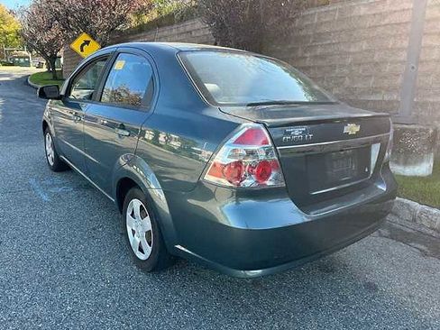 Used 2010 Chevrolet Aveo LT w/ Power and Convenience Package image 6