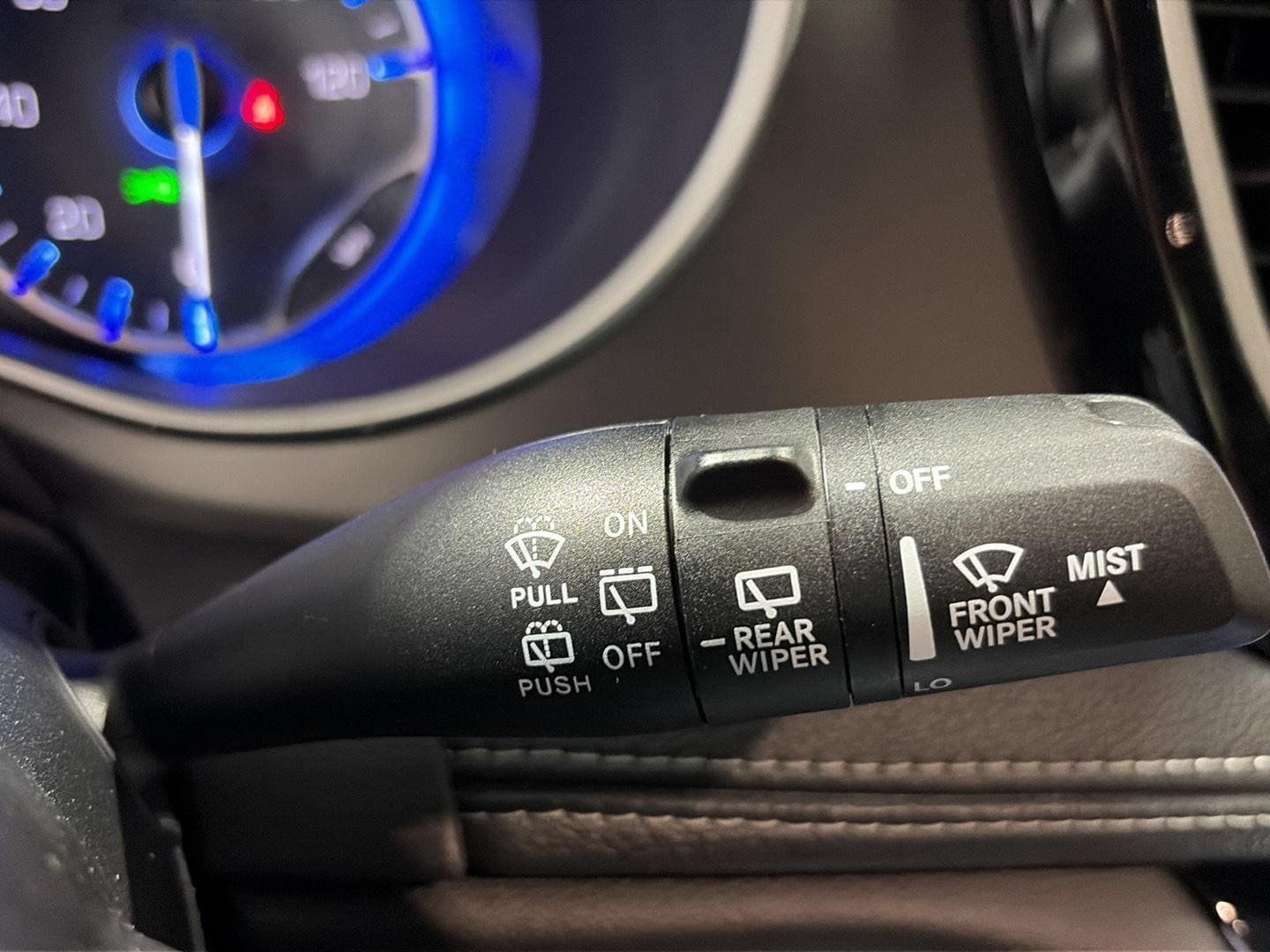 New 2027 Chrysler Pacifica Select FWD image 17