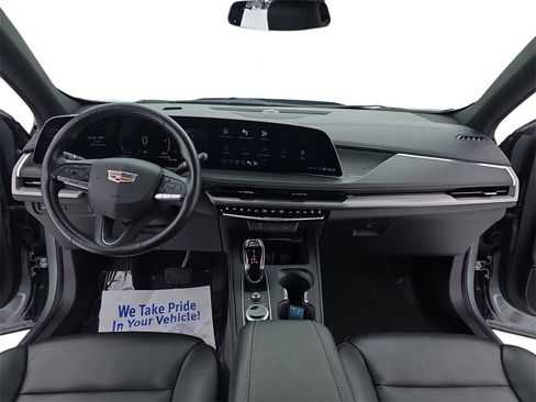 Certified 2024 Cadillac XT4 Premium Luxury image 9