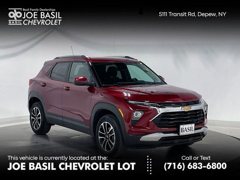 Used 2024 Chevrolet TrailBlazer LT w/ Convenience Package image 1