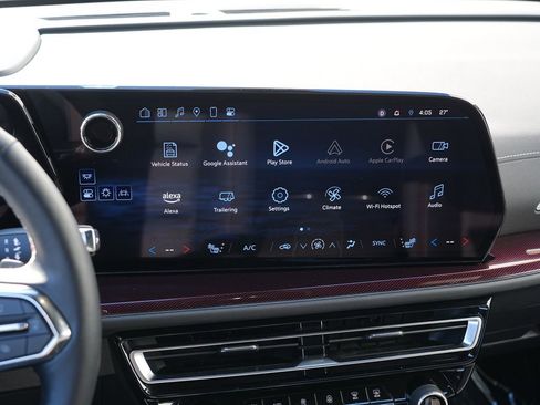 Used 2024 Chevrolet Traverse Z71 image 23