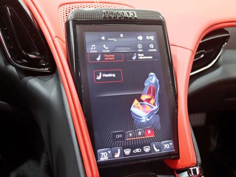 Used 2022 Ferrari Roma image 31