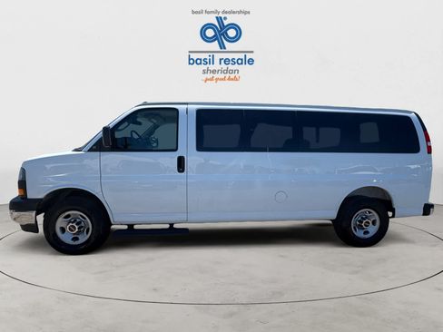 Used 2025 GMC Savana 3500 LT w/ LT Preferred Equipment Group RWD image 3