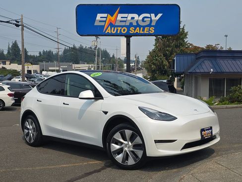 Used 2023 Tesla Model Y Long Range AWD/4WD image 1