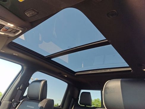 Used 2025 RAM 1500 Laramie w/ Night Edition AWD/4WD image 16