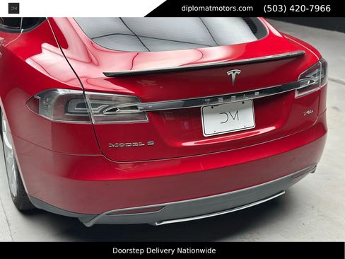 Used 2014 Tesla Model S P85 image 16