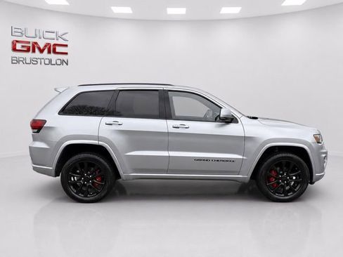 Used 2018 Jeep Grand Cherokee Altitude AWD/4WD image 2