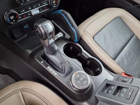 Used 2023 Ford Bronco Wildtrak image 25