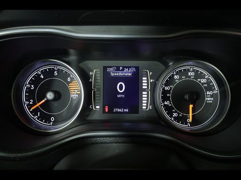 Used 2021 Jeep Cherokee Latitude Plus image 23