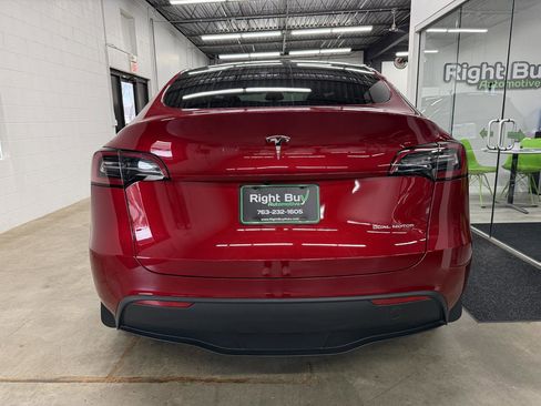 Used 2024 Tesla Model Y Long Range image 5