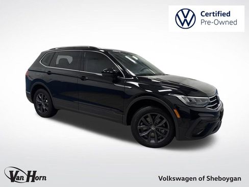Used 2023 Volkswagen Tiguan SE image 1