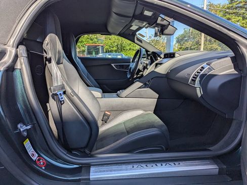 Used 2019 Jaguar F-TYPE Convertible RWD image 32