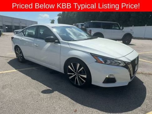 Used 2022 Nissan Altima 2.5 SR FWD image 2