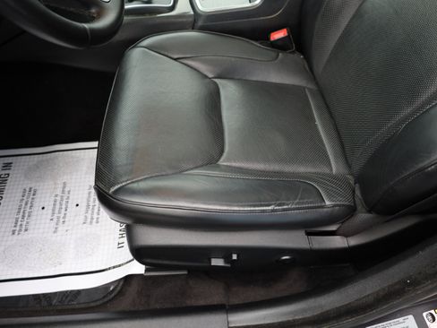 Used 2016 Chrysler 300 C image 7