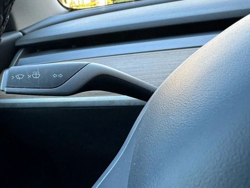 Used 2023 Tesla Model 3 Standard Range image 32