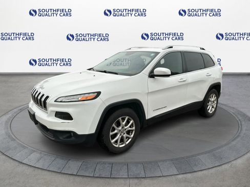 Used 2014 Jeep Cherokee Latitude AWD/4WD image 2