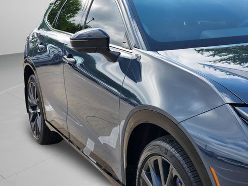 Used 2025 Toyota Crown Signia w/ Advanced Technology Package image 9