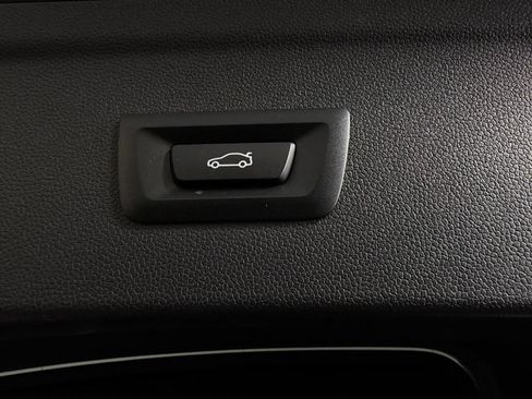 Used 2023 BMW iX xDrive50 w/ Sport Package AWD/4WD image 30