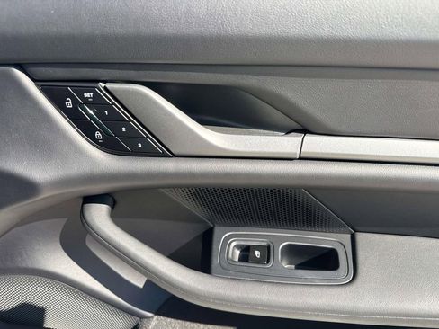 Used 2025 Porsche Taycan 4S image 19