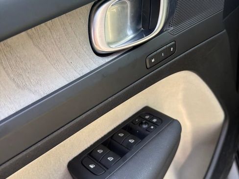 Certified 2024 Volvo XC40 B5 Plus AWD/4WD image 12