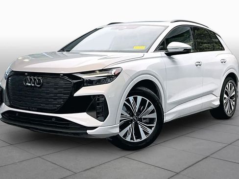 Used 2025 Audi Q4 e-tron Premium Plus w/ Premium Plus RWD image 2