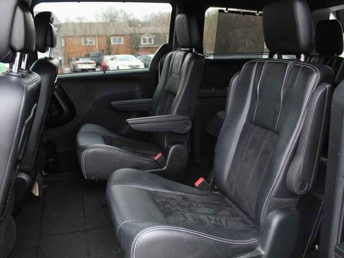 Used 2017 Dodge Grand Caravan SXT w/ Driver Convenience Group image 24