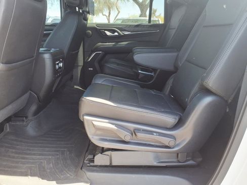 Used 2021 GMC Yukon XL Denali image 17