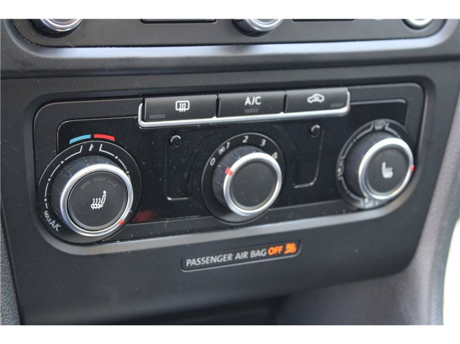 Used 2014 Volkswagen Jetta TDI FWD image 25