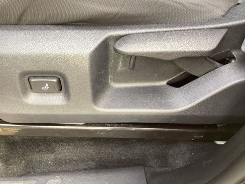 Used 2025 Toyota Tacoma SR image 15