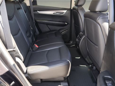 Used 2018 Cadillac XT5 Luxury w/ LPO, Wheel Lock Package image 18