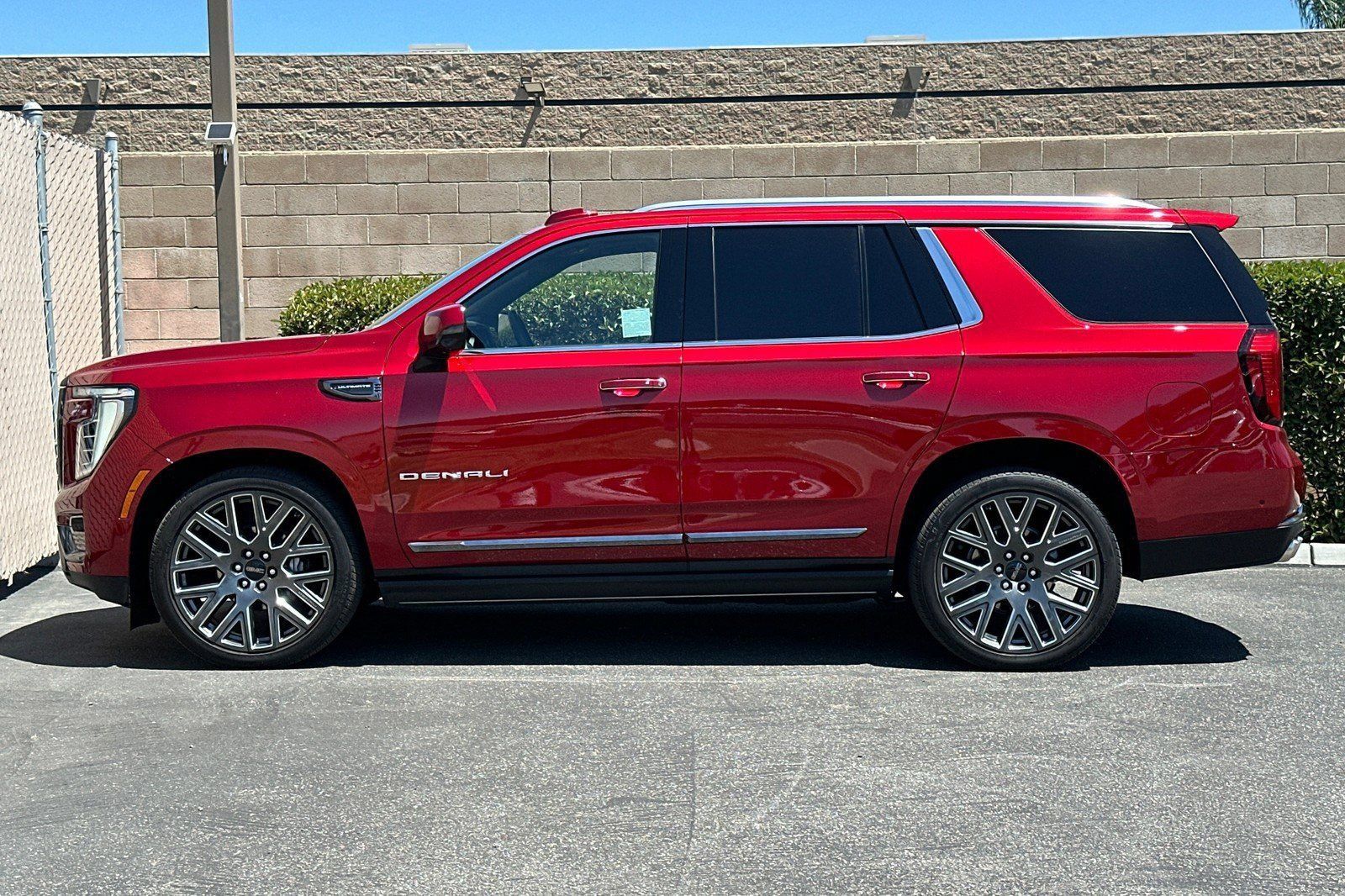 Certified 2026 GMC Yukon Denali Ultimate AWD/4WD image 7