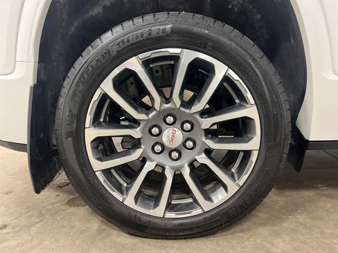 Certified 2022 GMC Acadia Denali w/ Denali Ultimate Package image 9