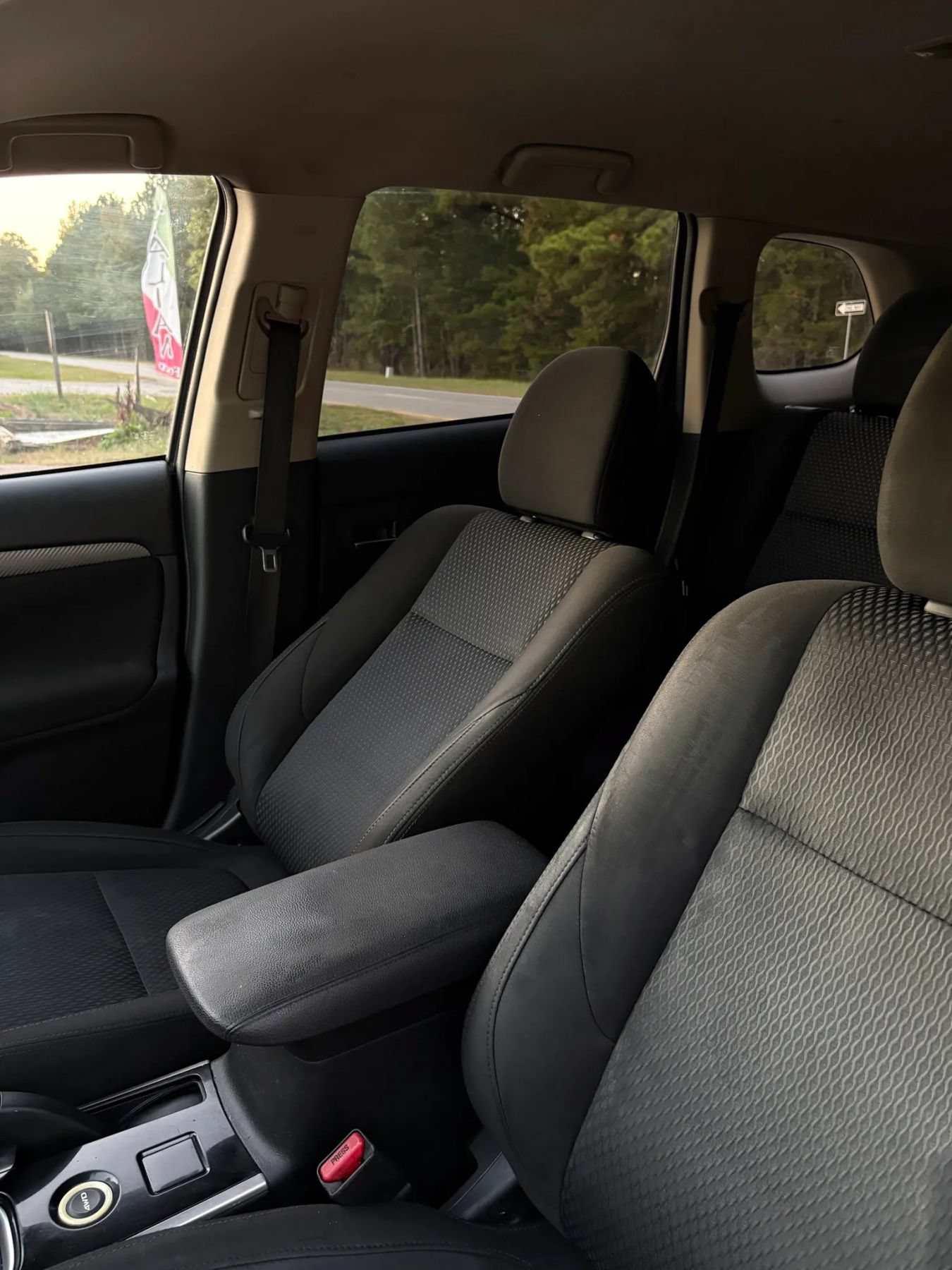 Used 2018 Mitsubishi Outlander ES AWD/4WD image 12