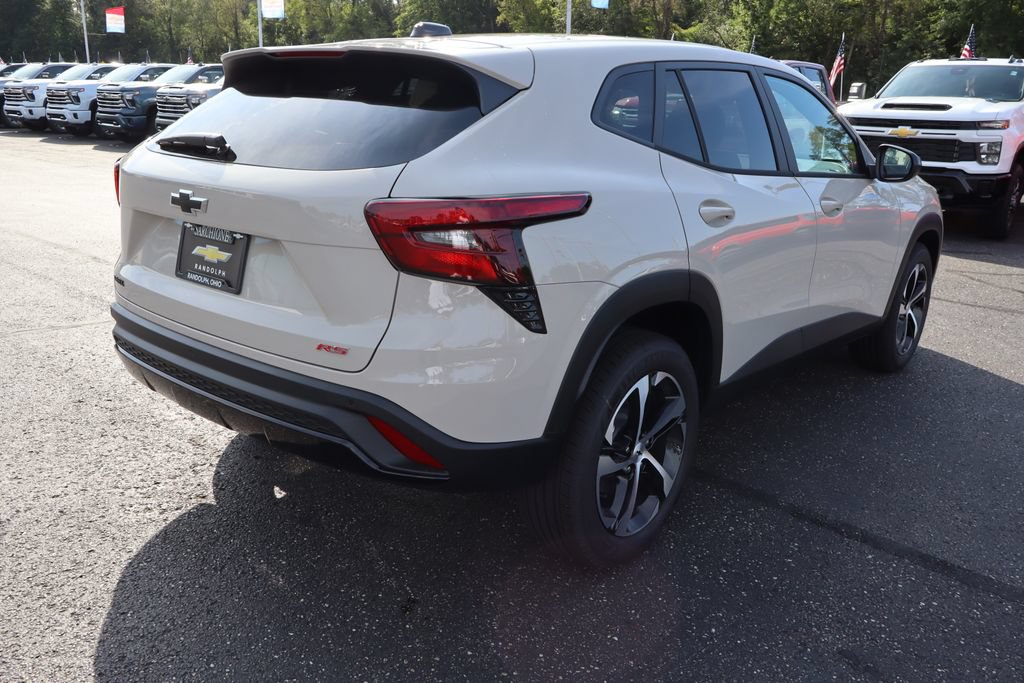 New 2026 Chevrolet Trax RS w/ Sunroof Package FWD image 25