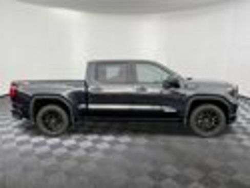 Used 2022 GMC Sierra 1500 Elevation w/ X31 Off-Road Package AWD/4WD image 7