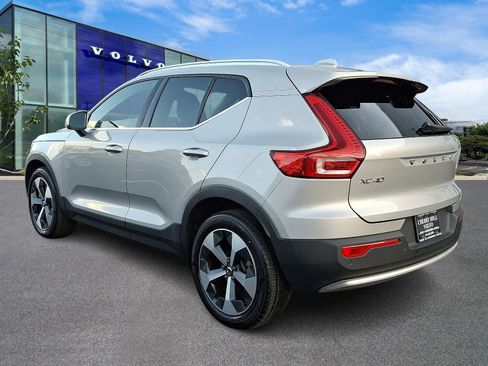 Certified 2024 Volvo XC40 B5 Core image 4