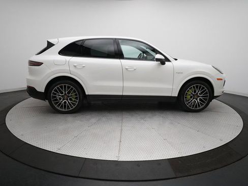 Certified 2019 Porsche Cayenne E-Hybrid image 14