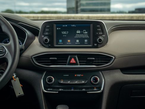 Used 2019 Hyundai Santa Fe SE AWD/4WD image 18
