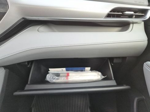 Used 2020 Toyota Highlander Platinum image 30