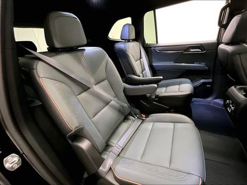 Used 2025 GMC Acadia AT4 w/ Luxury Package AWD/4WD image 26