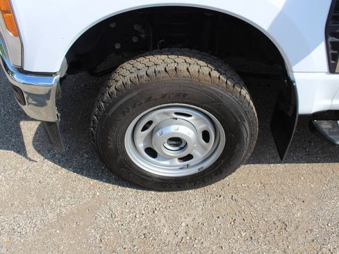 Used 2023 Ford F250 XL w/ Snow Plow/Camper Package AWD/4WD image 30